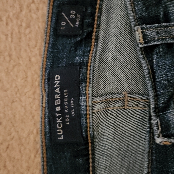 EUC - Lucky Brand Jeans, 10/30 - Picture 2 of 3